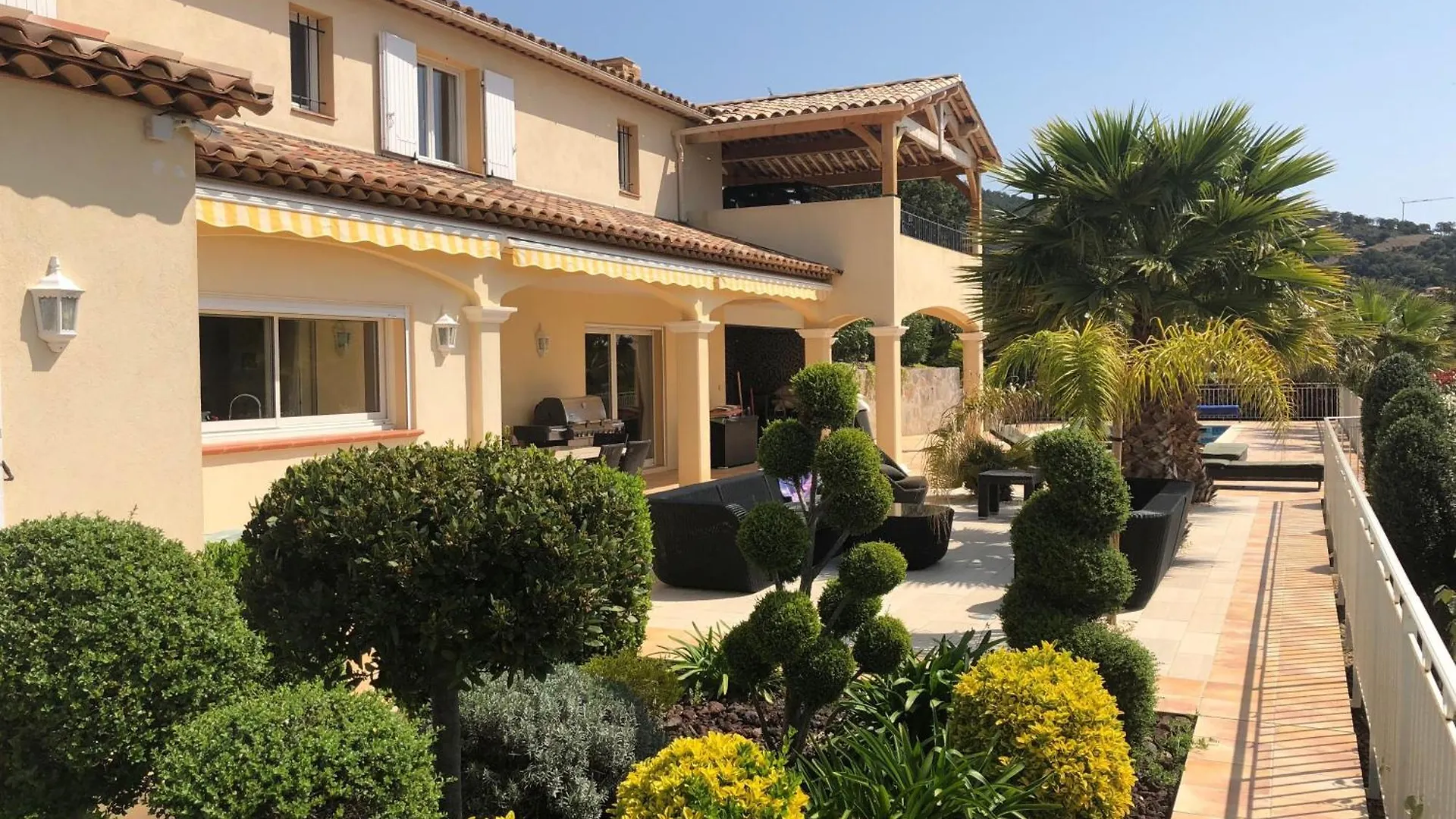 Villa Joya Climatisee Pour 8 Personnes Avec Piscine Et Vue Mer A La Londe-Les-Maures France