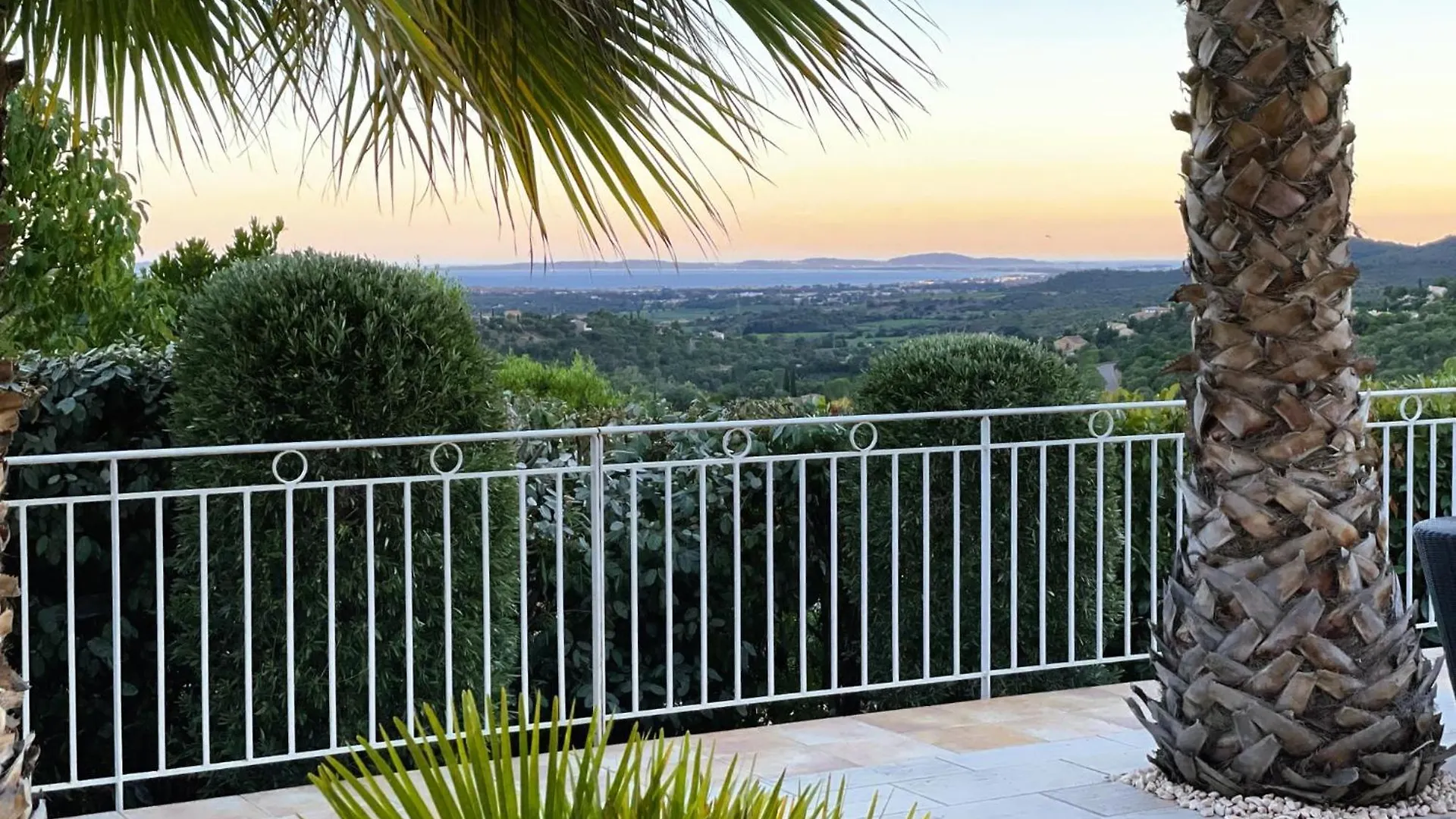 Villa Joya Climatisee Pour 8 Personnes Avec Piscine Et Vue Mer A La Londe-Les-Maures 0*,  France